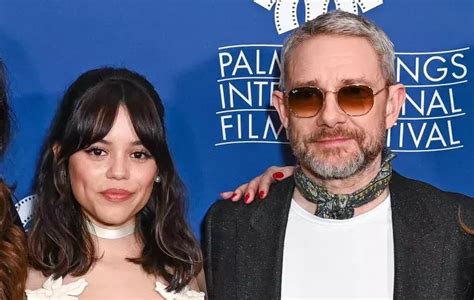 Jenna Ortega, 21, and Martin Freeman, 52, sex scene。